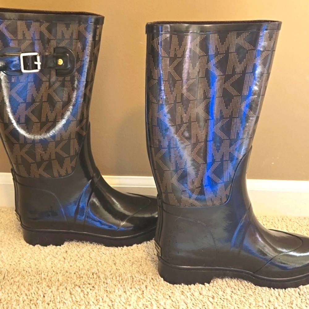 EXCELLENT Michael Kors tall rain boots size 6M brown/tan .. fashion forward - Picture 9 of 10